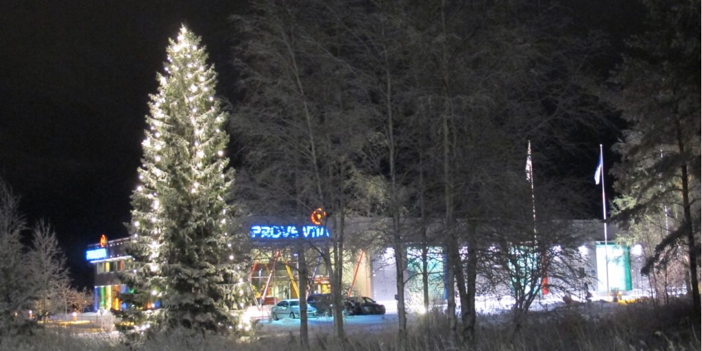 ProventiaOy's tweet photo. #Proventia Christmas tree was lighted up at our HQ in #Oulunsalo near #Ouluairport. Power for the lights generated by #ProventiaTestUnit https://t.co/HehGgo8hnx