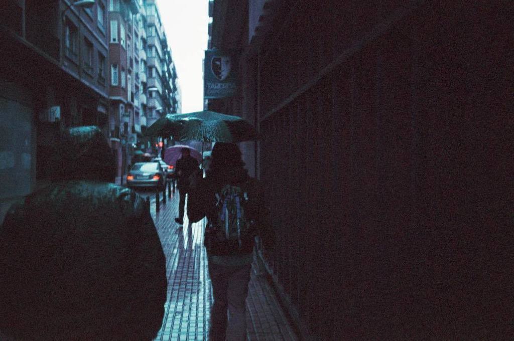 tangerinelies's tweet photo. Que le jodan a todo.

#lomo #lca #lomochromepurple #lomography #lomogram #rain #autumn #an… https://t.co/ru053FLYYA https://t.co/lrI5begBaZ