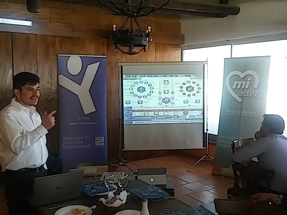 Rayen_Salud's tweet photo. Ecosistema de servicios informáticos integrados en salud es posible @drjjfernandez #AlmuerzoRayen Coquimbo #SeT16 https://t.co/YUkDjSmlSc