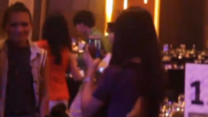 dxntplay's tweet photo. Matanglawin: Nagpapractice sila ng sayaw for the trade launch. Idk kung tinuturuan ni E si K or what dito.
KISSWARD DecemBESTLoveteam https://t.co/sG5GLHoGcO
