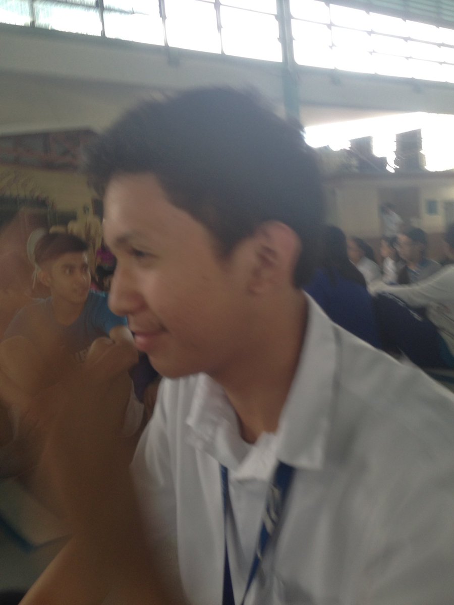 jeanebilog's tweet photo. niall horan ng st claire haha #angpogi https://t.co/43Jj6VsOdm