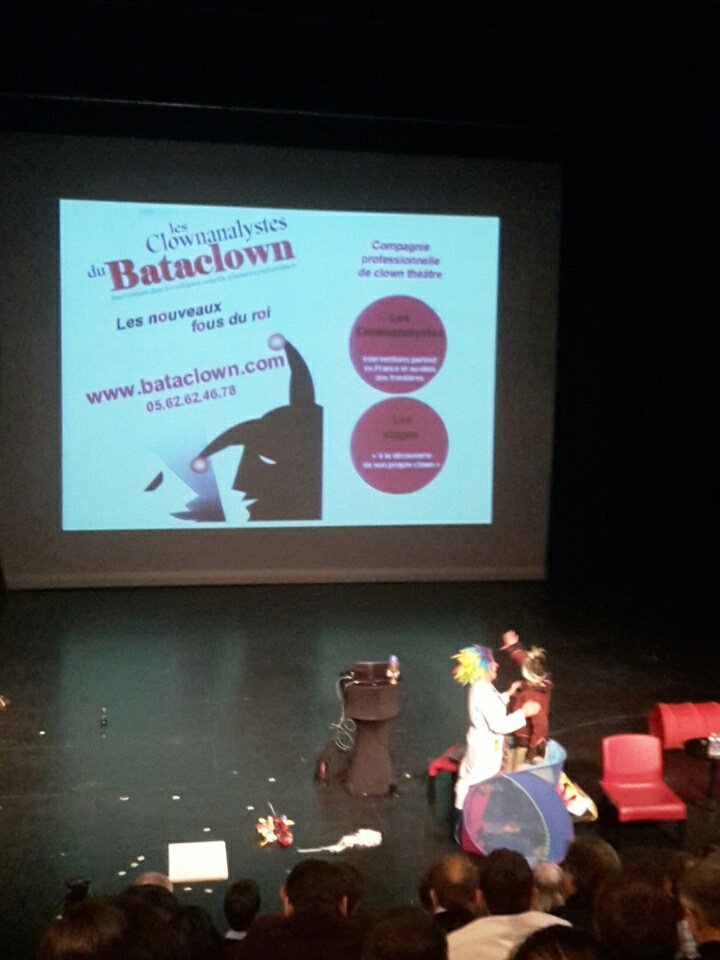 Guty_io's tweet photo. Super intervention des clowns du #bataclown pour rire ensemble de l'agilité en entreprise, et il y a des choses à dire #LoL #JeLike #attls https://t.co/f4AShs1xu7