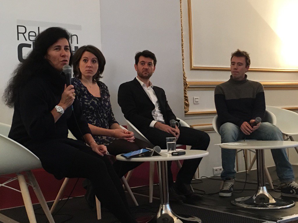 gabriemarie's tweet photo. #ConfRelationClient Quand les clients parlent aux clients, comment les marques gèrent les communautés ? @AACClive https://t.co/devfqQrc3G