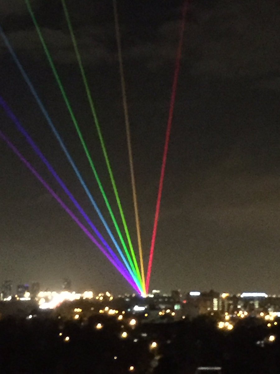 MIAbites1's tweet photo. Art imitating Life. #ArtBasel #Miami last nights @RitzCarlton Residences #ritzrainbow and this mornings #realrainbow https://t.co/UicUZMqoYR