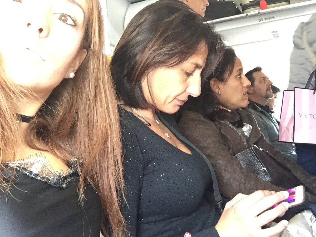 baldonciniisa's tweet photo. ✈️ #aereo #decollo #tutti #composti #tranne io https://t.co/3kh6KRZxTl