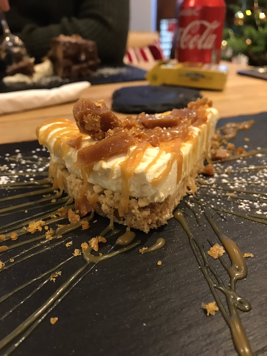 Salted caramel cheesecake goodness. Mmmmmm 😍