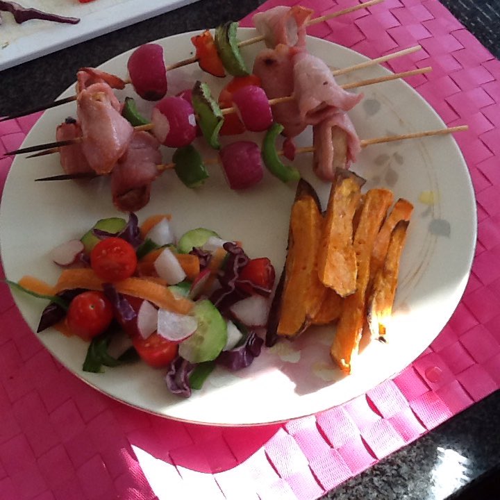 olgrove_HomeEc's tweet photo. Some of the 1st and 2nd years pork and bacon cookery @olgrove amazing  work from all the girls so far! https://t.co/fSJ5nSUZqA