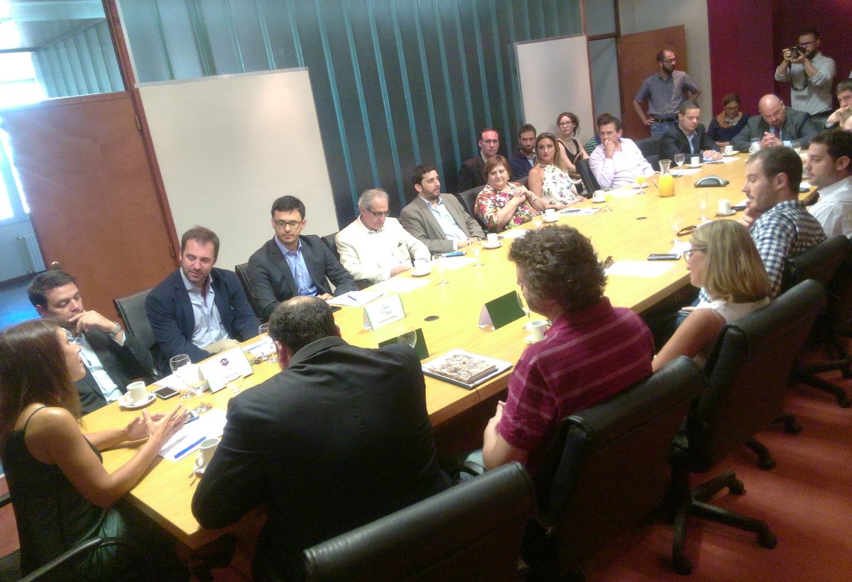 lausinasf's tweet photo. #ahora fuimos convocados como Asoc. Civil a realizar nuestro aporte a la #reformadelaconstitucionprovincial. Expone el Dr. @DaniloArmando10. https://t.co/yk7DkFEu0K