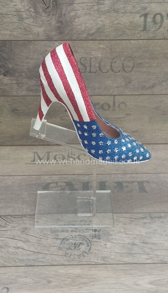 Aurora3dprint's tweet photo. #customshoes #starspangledbanner #usa #oneofakind #glitter at https://t.co/M9J6rse698 #nottrump #notclinton #style https://t.co/j3BzOvml86