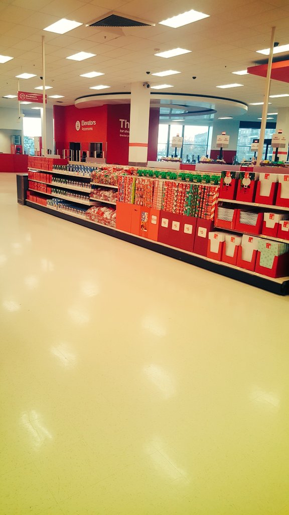 ChrisCope53's tweet photo. 🎁☃Xmas countdown is here! 24 days b4 Santa hits the town.

T-2212 got you covered with all Xmas merch. Check cartwheel for out lovely deals😆 https://t.co/3jy39QrUe1