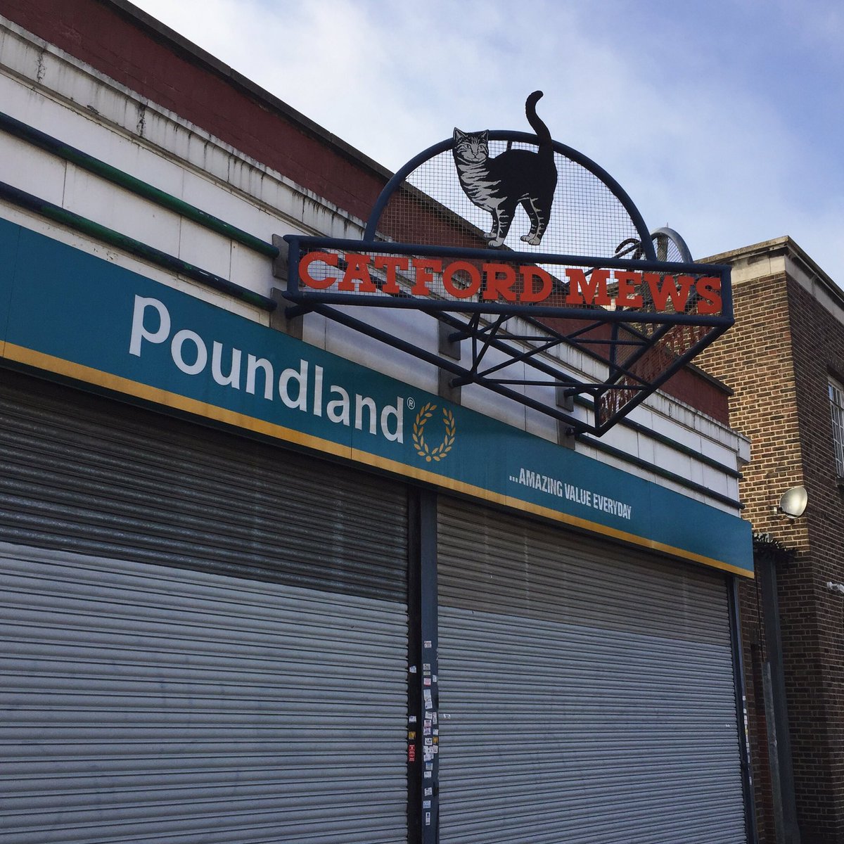 euanlynn's tweet photo. Catford vignettes https://t.co/4PrC7buHax
