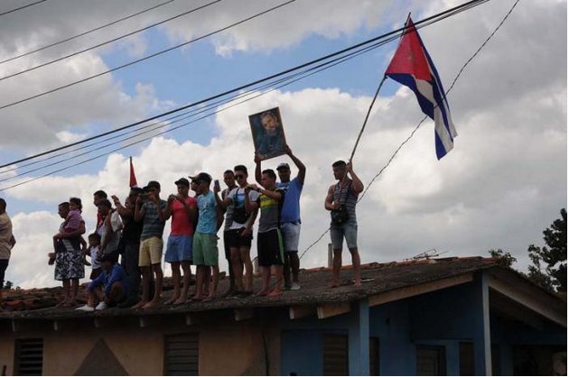 norelysmorales's tweet photo. La más grande obra de #FidelCastro fue empoderar a su pueblo por eso lo aman y respetan todas las generaciones en #Cuba #SantaClara https://t.co/zFig6qNJKB