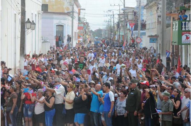 norelysmorales's tweet photo. La más grande obra de #FidelCastro fue empoderar a su pueblo por eso lo aman y respetan todas las generaciones en #Cuba #SantaClara https://t.co/zFig6qNJKB