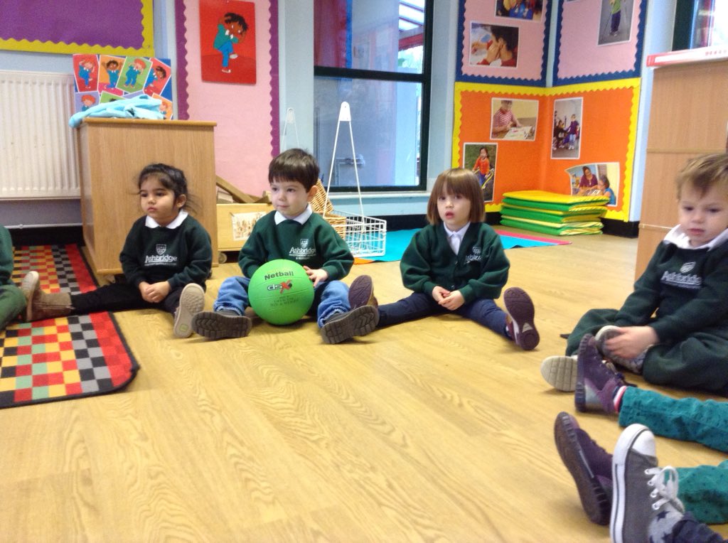 AshbridgeOwls's tweet photo. Owls are playing a game where they have to roll the ball to one of their friends #friendlybehaviour #psed #takingturns https://t.co/wPdqaGZdDc