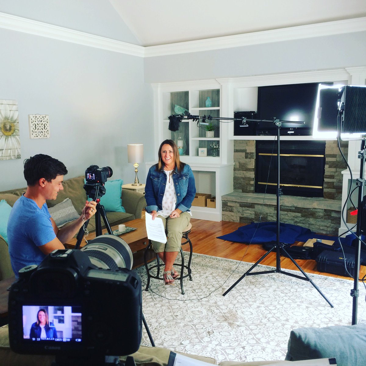 Video shoot coming up soon? Want to look natural on-camera? Here's how buff.ly/2fYurDF #videoproduction #oncamera