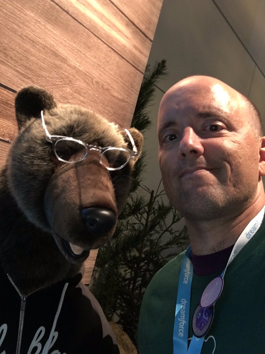 DanTheCloudGuy's tweet photo. I've never wrestled a bear, but I have shown one how to #innovate. #bearSelfie #Salesforce #dreamforce2016 #dreamjob https://t.co/xvZfoH647T