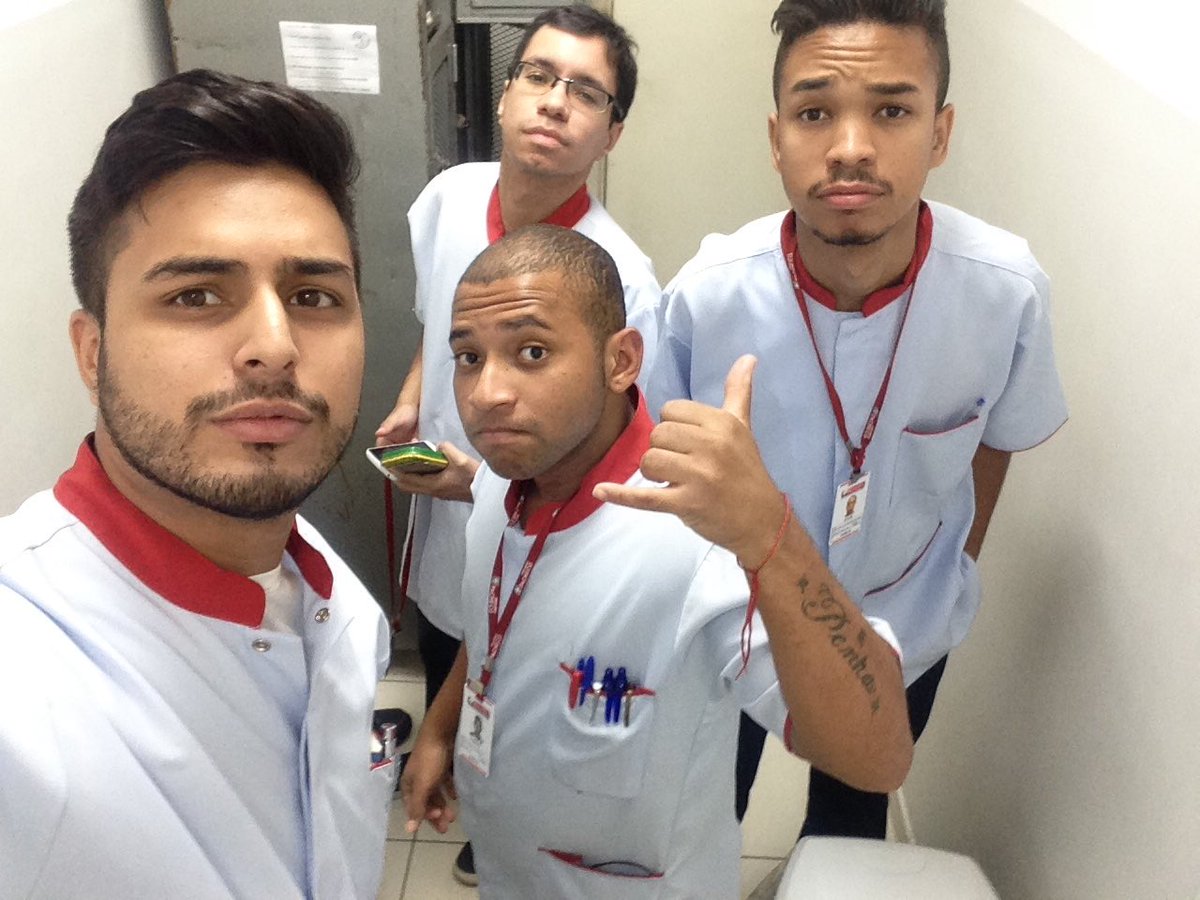 luplaycrvg's tweet photo. Melhor equipe, os mais engraçados #pacheco #balconistas #atendentes https://t.co/iIjGqahHUm