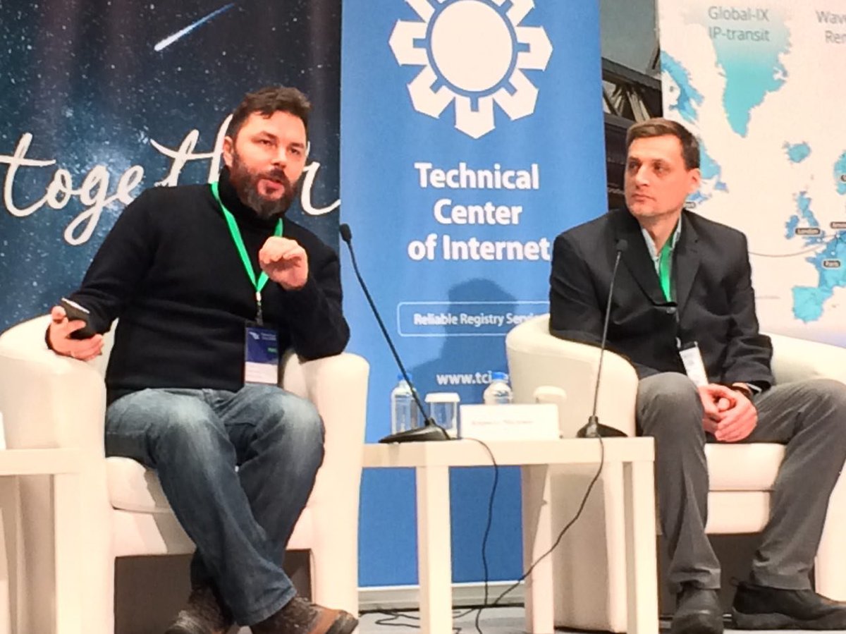 mskixru's tweet photo. Александр Лямин (Qrator Labs) - о Рождестве как о самом опасном периоде для кибербезопасности #PFMSK #PF2016 https://t.co/9PRJ3w8wxN