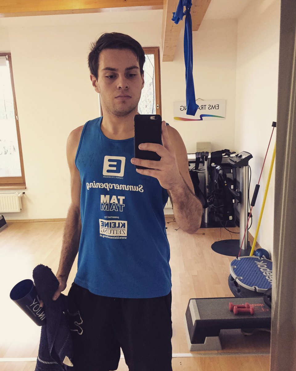 Joey_Jonnor's tweet photo. #7am #sport #getfit #gym #earlybird #morgensport #preseason #fitness #injoy #krafttraining https://t.co/TX6RW5ului