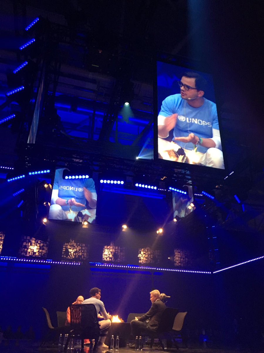 .<a href="/Hanken_fi/">Hanken School of Economics</a> alumnus <a href="/rmtomasini/">Rolando Tomasini</a>: Using mobile to build the sustainable socities w/ <a href="/Haavisto/">Pekka Haavisto</a>. #TeamFinland #slush16