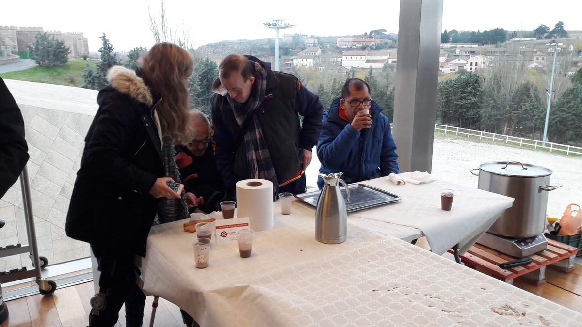 Aspace_Avila's tweet photo. Hoy hemos celebrado en el @LIENZONORTE el Dia Mundial de la Discapacidad. Convivencia, chocolate y mucho baile, magnifica combinación. https://t.co/hrwlIiD3lM