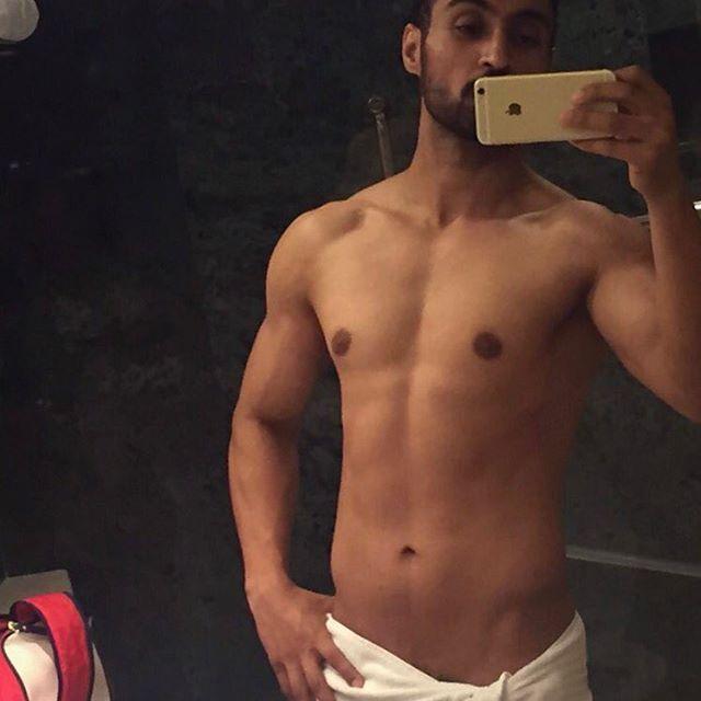 Are you sweating even though it's #December?

Well, that's the effect of <a href="/diljitdosanjh/">DILJIT DOSANJH</a>'s new selfie.