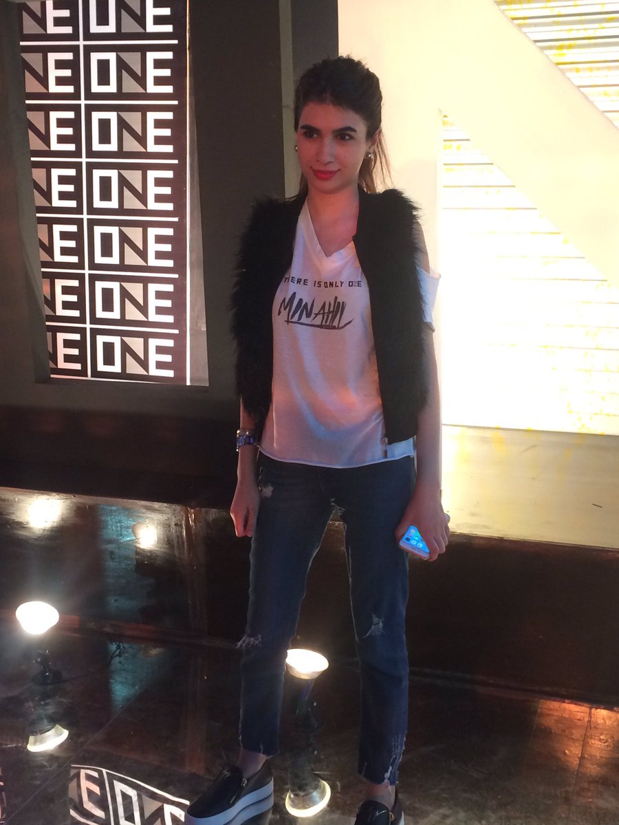 WORLDINVOGUE's tweet photo. #OneLaunch #OnePk #BeOneWithWhatYouWear @PAKISTANINVOGUE https://t.co/jvnhvkzea4