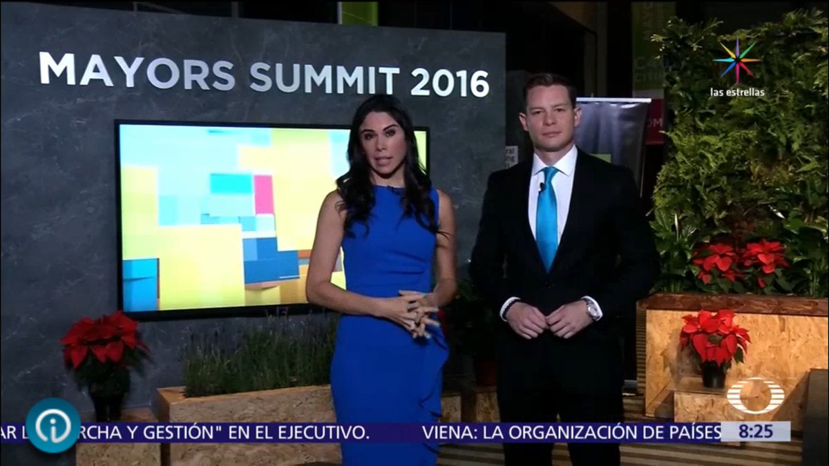 Carlos1Hurtado's tweet photo. Hoy #AlAireConPaola @Canal_Estrellas @NTelevisa_com desde el #mayorsummit2016 @HiltonHotels #CDMX https://t.co/DvFy3RGa4f