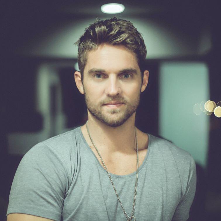 NashFM1065's tweet photo. Tonight on @KickSomeNash: @Brettyoung stops by to reveal 3 things we probably don't know about Brett! #NashInsight @NashFM1065 https://t.co/nY8Oo7uQVB