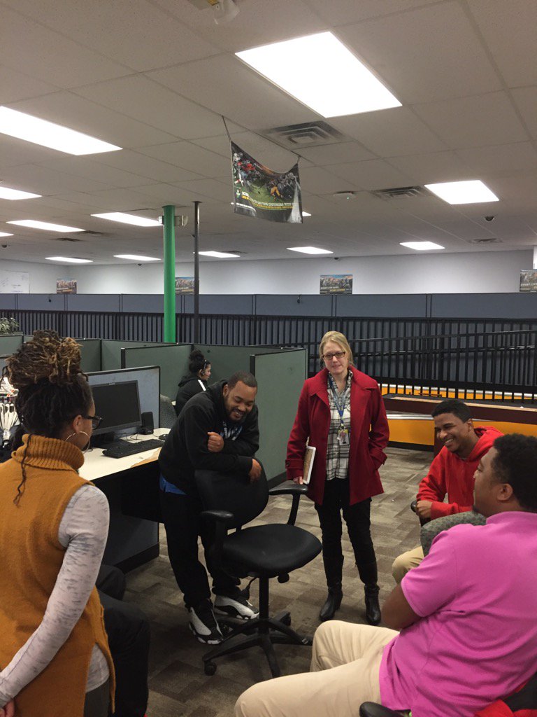 Leap_with_Meek's tweet photo. Meeting of the minds. Bouncing ideas #teamFairborn https://t.co/f3TsROMrFl