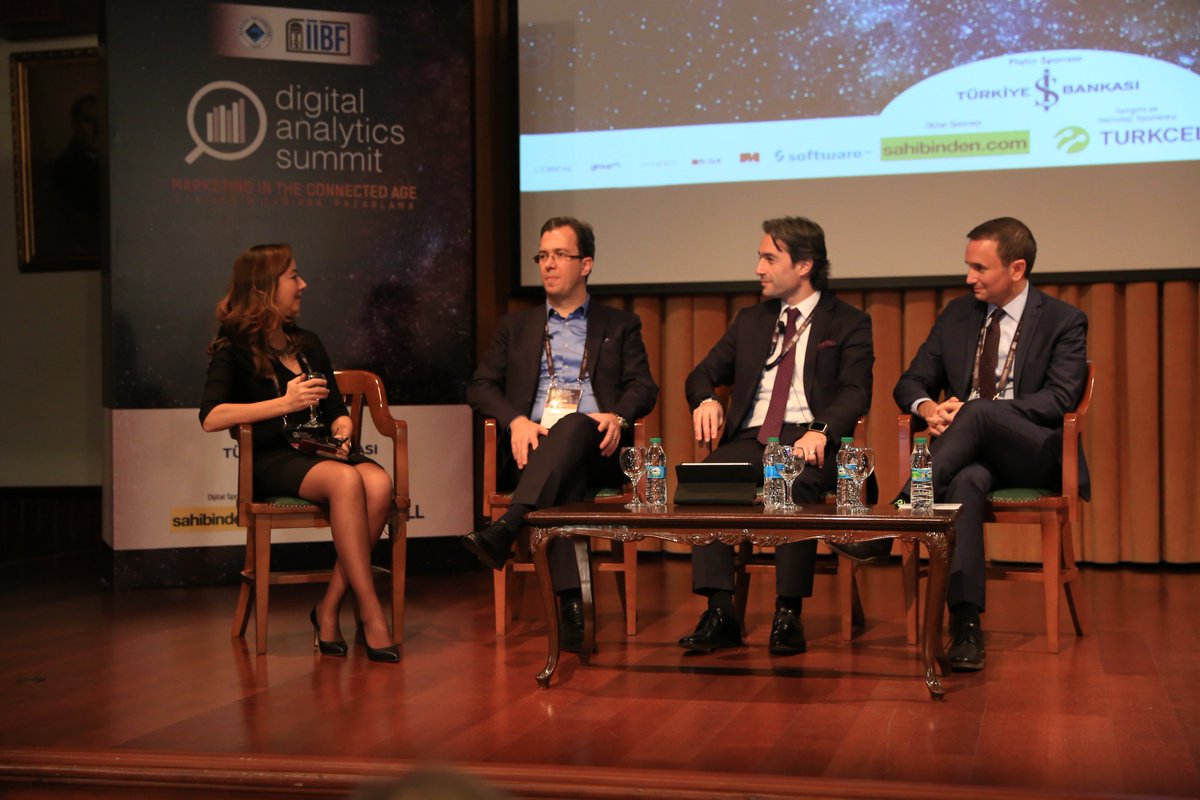 DigitalSummitBU's tweet photo. Son panel moderatörümüz @BurcuBicakci ve panelistlerimiz @BAburakaydin, @DogusKuran ve @Cenk_Kivilcim ile başladı. #DigitalAnalyticsSummit16 https://t.co/XQBgrMe6ZW