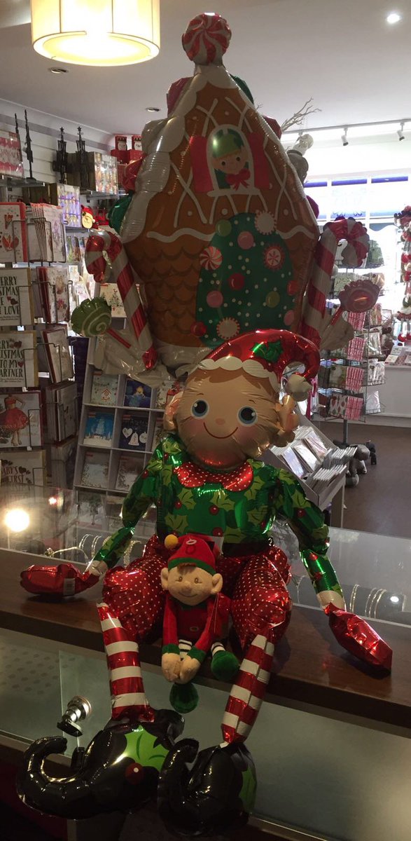 AuraIngatestone's tweet photo. Auraโs Little Helpers! #elf #christmas #santaslittlehelper #balloon #elfteddy #essex https://t.co/Z1wTWILyFn