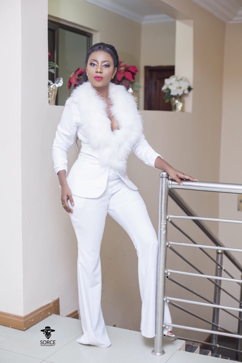 sellygalley's tweet photo. We create our own rules when it comes to style 😏 #simabrew #minalyntouch_makeovers #alwaysposhgh #sorcephotography https://t.co/GZX78lTay4