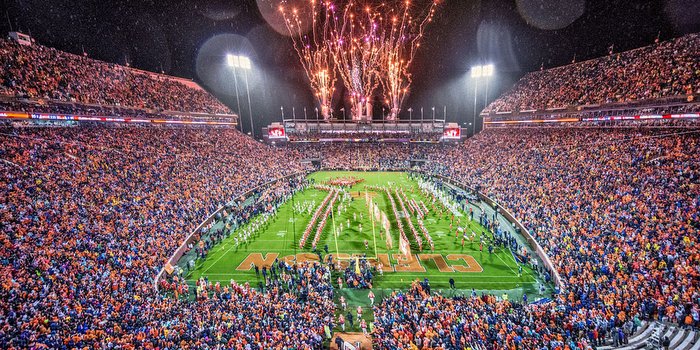 ClemsonTigerNet's tweet photo. Clemson ranked #1 Small Sports town: https://t.co/c5G2Qv5S4K #Clemson https://t.co/BQFbSCT7Un