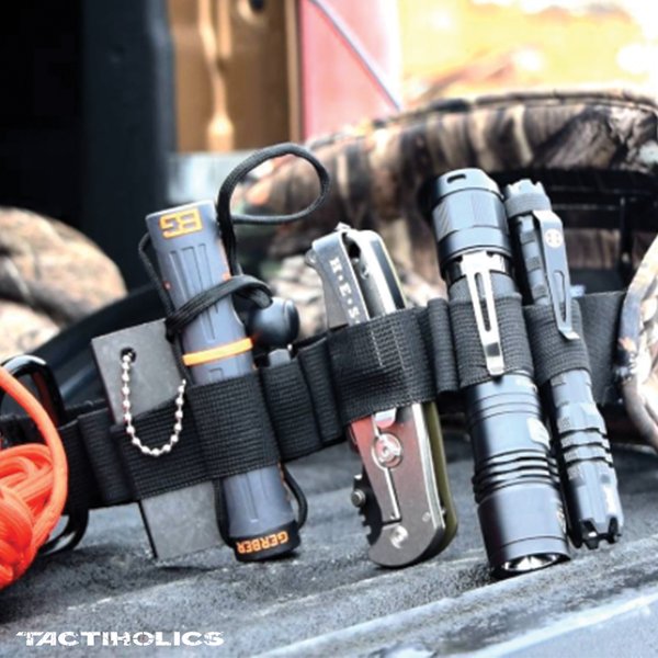 RooOutdoor's tweet photo. What else can you hold in the #InfernoTerrain belt?? #campinggear #ammo #swissarmy #gogloveless https://t.co/La9EO4bMvb