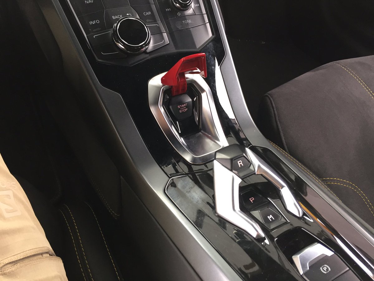 anoyngguy's tweet photo. When you feel like you want to #pushthebutton in #lamborgini #Huracan https://t.co/CAmfcxCWCx