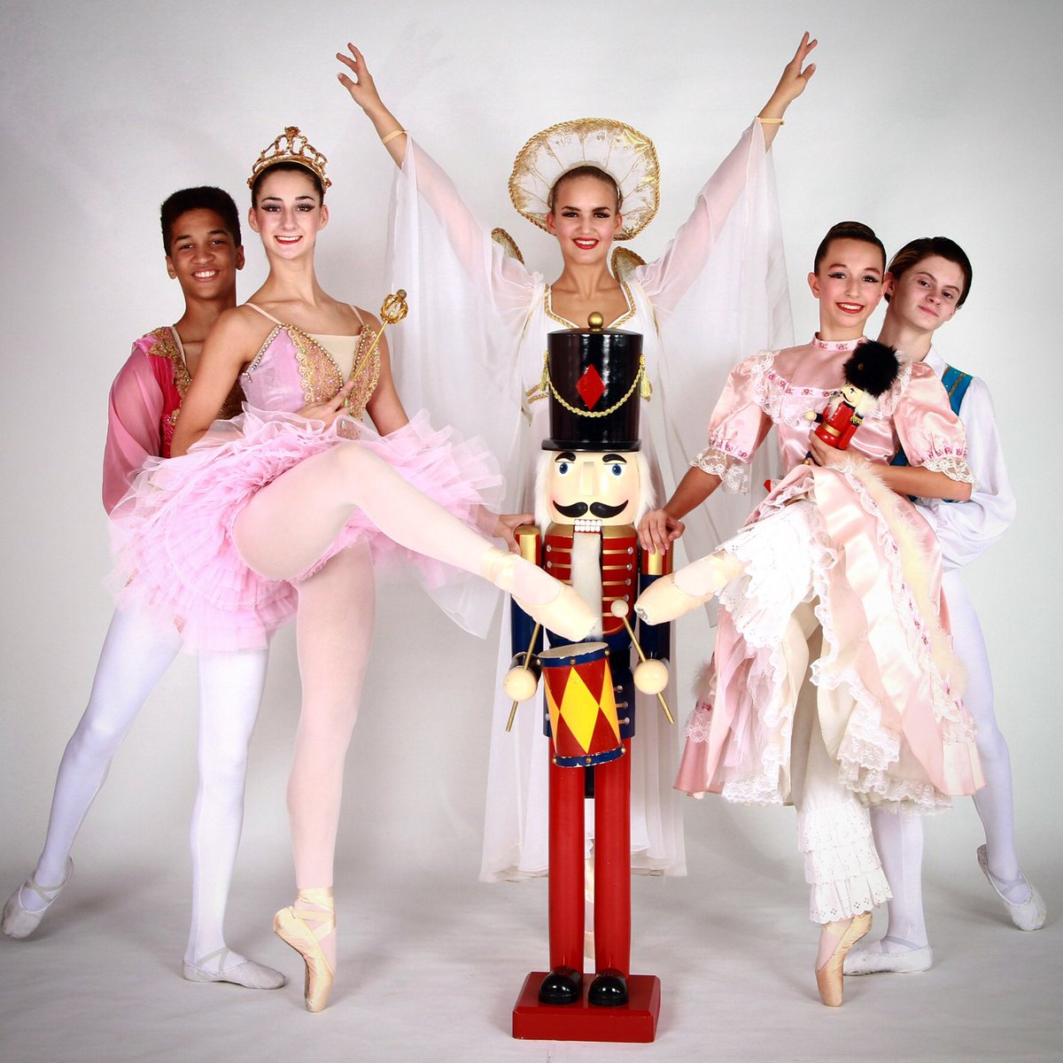 vinelandrdc's tweet photo. #VRDC Nutcracker: Dec. 17&amp;18 🎄 For tickets visit: https://t.co/Xe3y1tpDQq #Nutcracker2016 https://t.co/ipSWFKVk0i