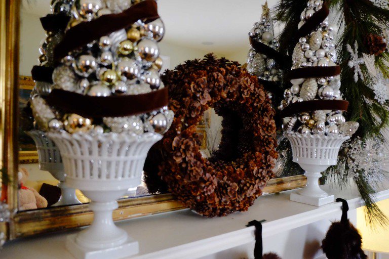 PAllenSmith's tweet photo. This Pine Cone Wreath makes for an easy, fun #holiday #DIY project. Give it a try! https://t.co/BJyOI40oJk #PAllenSmith #Naturally https://t.co/4YzrYj0odU