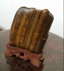 Do you appreciate the beauty of stones &amp; rocks? New blog post: a bit about suiseki. #hsp ow.ly/nSG4306Ay8J