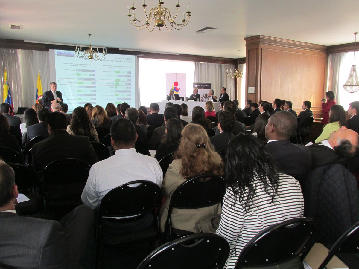 comvenezuela's tweet photo. Reviviendo momentos de nuestro segundo seminario de coyuntura internacional!
#comvenezuela #ComercioBinacional #Colombia #Venezuela https://t.co/U3yzSE6uNq