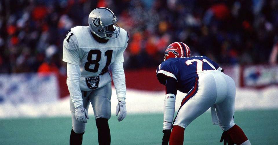 #BUFvsOAK  Our previous meetings against the Buffalo Bills, in photos: bit.ly/2gQbfrL https://t.co/I1Z90uxgpM
