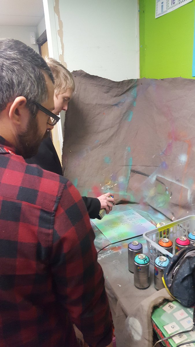 FoodSaver_Champ's tweet photo. #WasteLessSaveMore art workshop Granville school. #foodwaste #art https://t.co/AxmezKVbNe