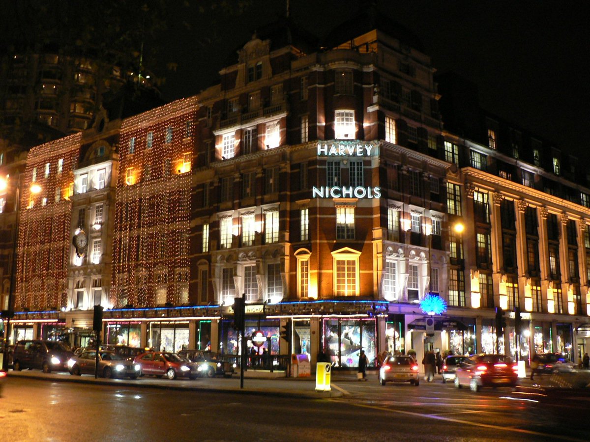 insidertrends's tweet photo. Why London's best department stores are focusing on enhancing the customer experience through innovation - https://t.co/OSIo9pV1ZY #retail https://t.co/770zNnwemI
