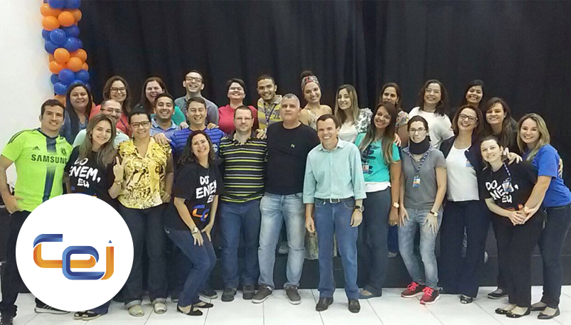Colegio_CEI's tweet photo. Registro da equipe reunida no encerramento da Semana Pedagógica do Fundamental II, que aconteceu agora pela manhã.  #EquipeCEI #OrgulhoCEI https://t.co/mLIV7piFx4