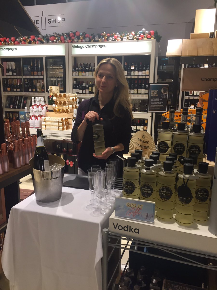 LiamTheMarble's tweet photo. Come down to @selfridges Birmingham to sample our amazing Domaine de Canton Ginger Liqueur @canton_uk @MarbleheadUK1 #ginger #birmingham https://t.co/O3KTTjW2C0