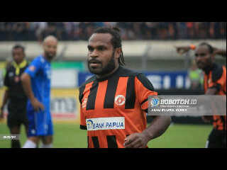 6 FOTO EKSPRESI HANOMAN SAAT MEMAKAI JERSEY HARIONO !