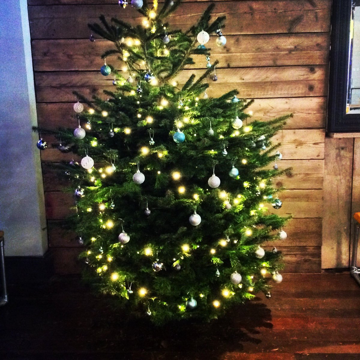 lostbattersea's tweet photo. It's beginning to look a lot like #Christmas! #XmasisComing #December #LDN #babyitscoldoutside https://t.co/IMXwdnTxiG