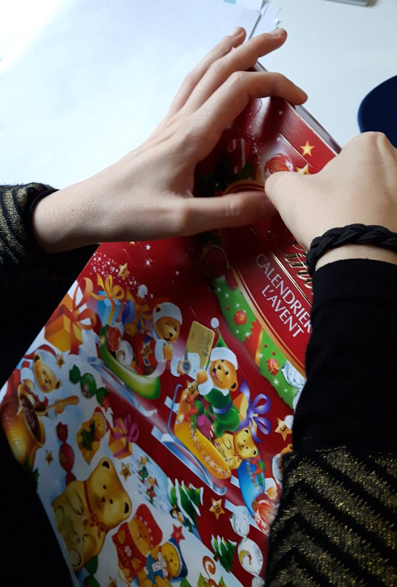 PublicisVerbe's tweet photo. C'est le 1er décembre, on peut enfin commencer notre #calendrierdelavent ! 😋🍫🎄 https://t.co/uQ1hjlldkJ