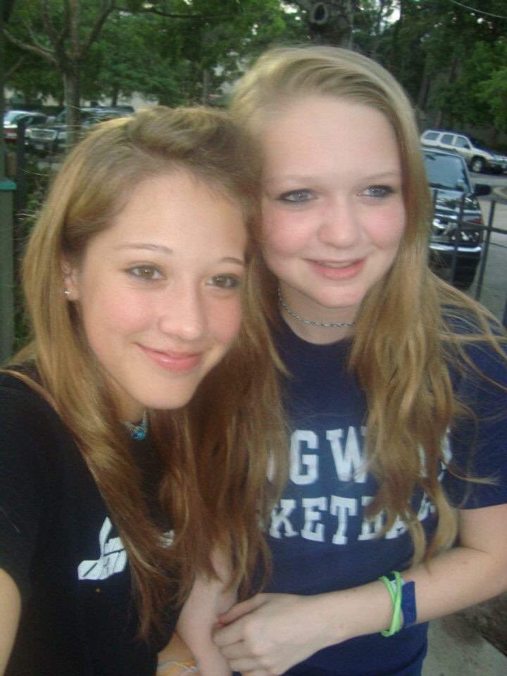 themadilorian's tweet photo. The many faces of you and I! Happy birthday love!! #babyface #eyelinerphase #currentface @courtsulli https://t.co/uAxIpOVPZ7
