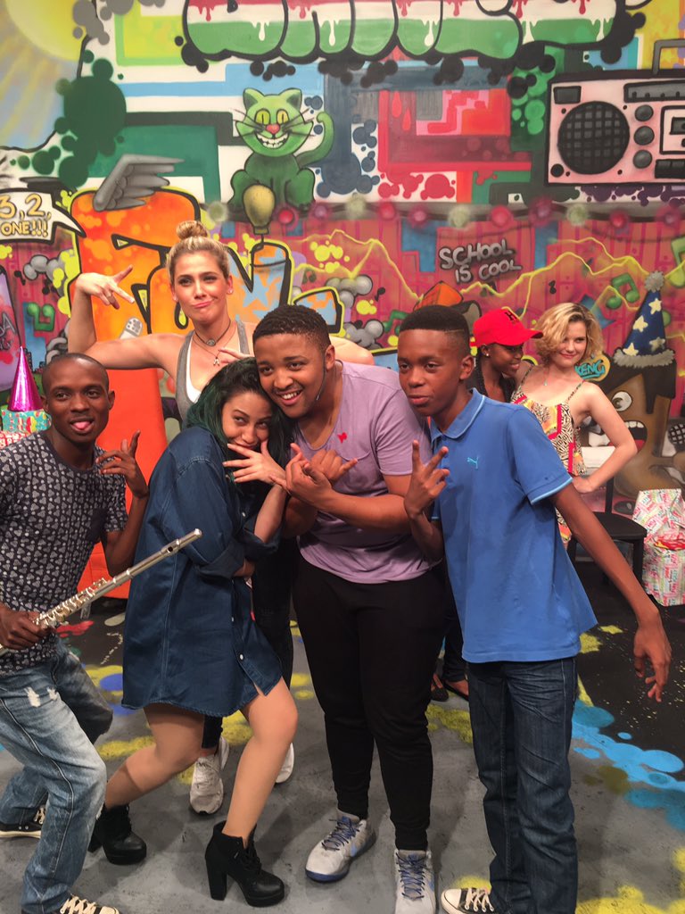 Fun_Natix's tweet photo. Trendy Thursday madness! @CnkySiwela @biancarussel @Rowlene_SA Catch the repeat @ https://t.co/dxvNr7qVgw @MichaellaRuss @obakeng_ngidi https://t.co/Shu0Qrd0hT